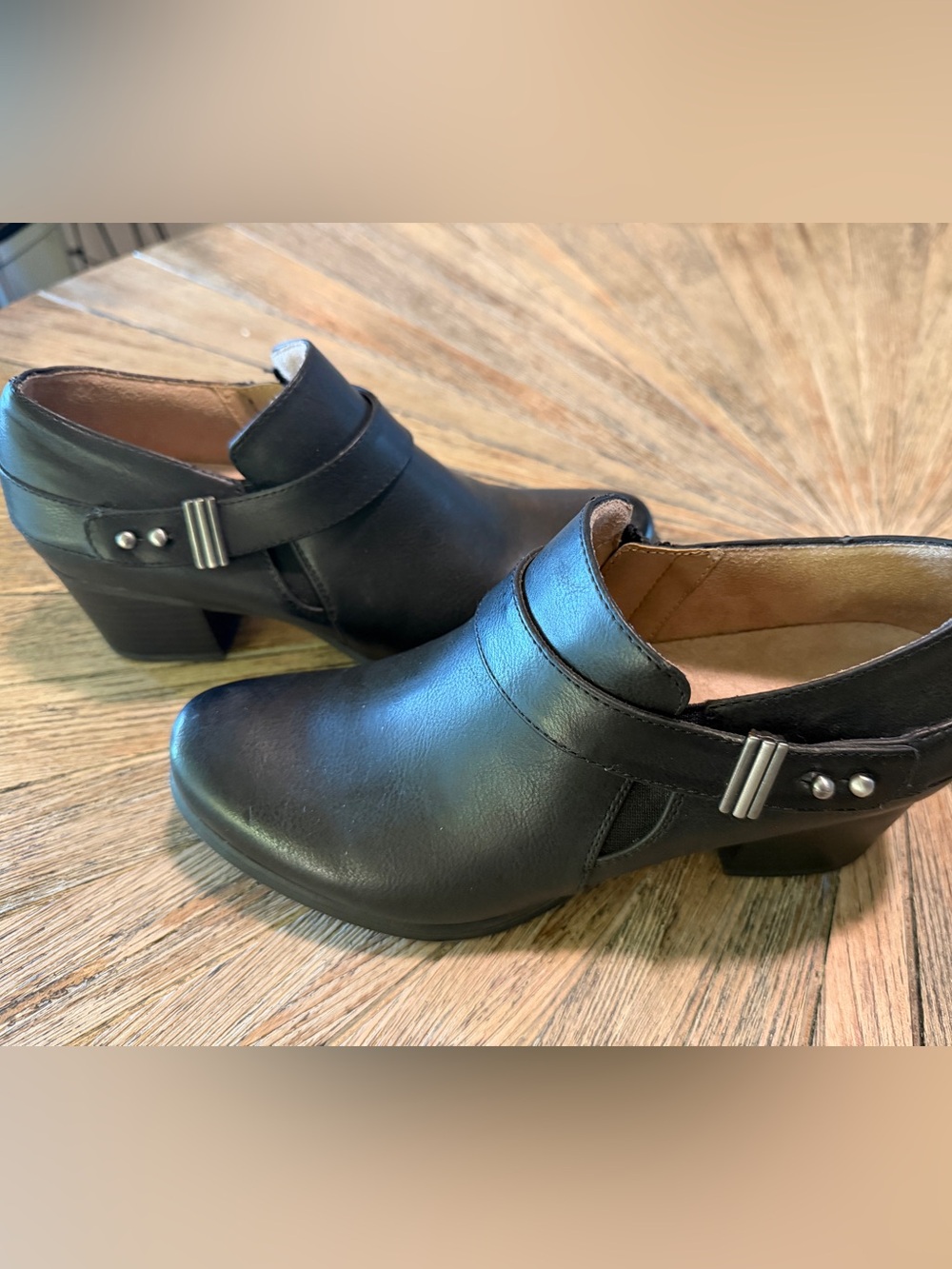SOUL Naturalizer Campus Black Shootie Ankle Booties Block Heel 7.5 M EUC shoes